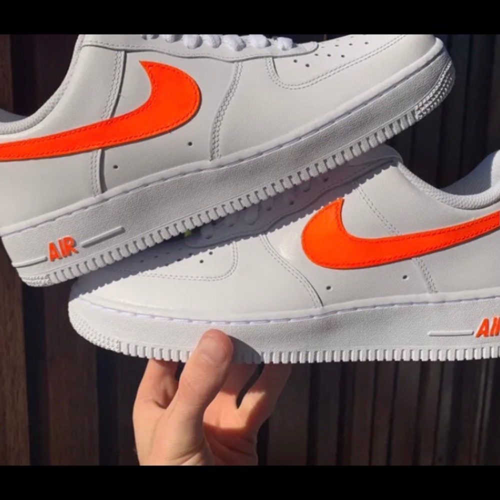 Women Nike Air Force 1s - Picture 3 of 3